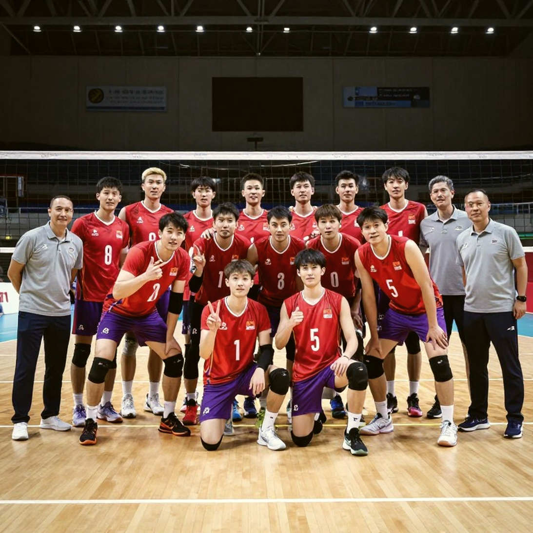 Thổ Nhĩ Kỳ quét sạch Serbia 3-0 tại EuroVolley 2026: 6 ace, 10 block và tấm vé Olympic Los Angeles 2028