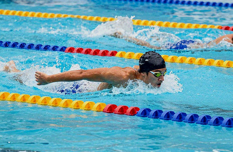 22,36 giây ở Astana: Coetze lật ngược tổng sắp, Steenbergen khép lại bốn Triple Crown