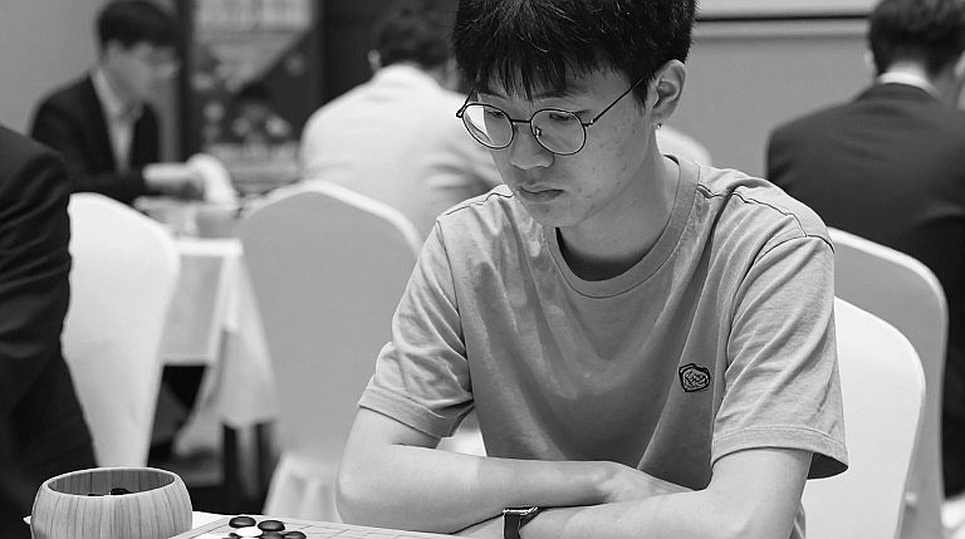 Daniel King và 60 phút vá lỗ hổng Najdorf: cuộc đua khai cuộc không có vạch đích Daniel King và 60 phút vá lỗ hổng Najdorf: cuộc đua khai cuộc không có vạch đích