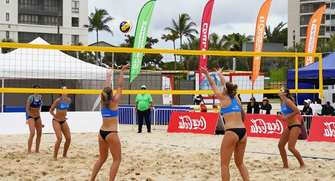 Ba mươi năm MOP bóng chuyền nữ NCAA: vị trí thi đấu và đường ống ra bãi biển