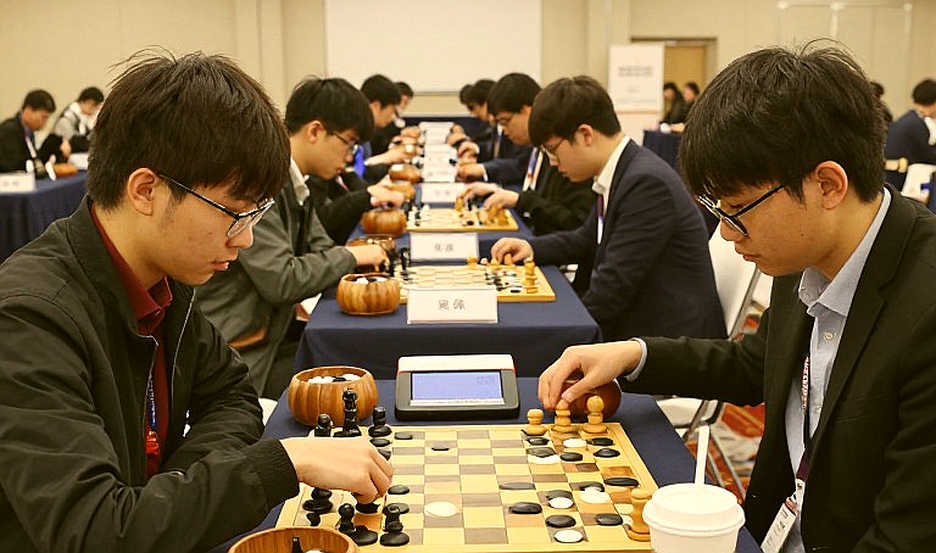 Khi tiêu đề về FIDE bị viết sai: Timur Turlov, Arkady Dvorkovich và một bản quảng cáo phần mềm