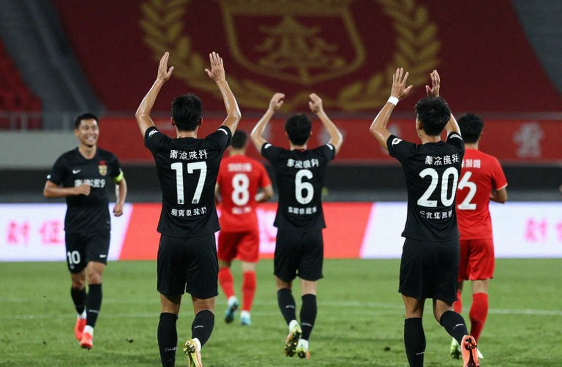 The Three-Back Trend in V-League: Tactical Regression or Coaches' Fear? The Three-Back Trend in V-League: Tactical Regression or Coaches' Fear?