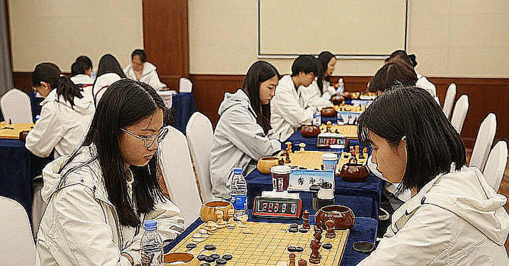 Global Chess League: Carlsen đánh bại Vachier-Lagrave, FYERS American Gambits giữ vững ngôi đầu